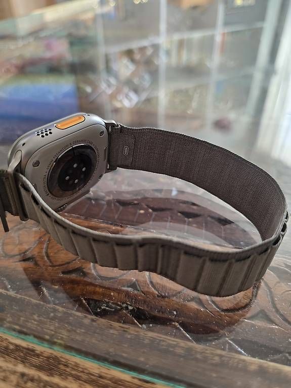 Smartwatch: Apple Watch Ultra 2 – D'occasion à Lausanne par imr_2007 2