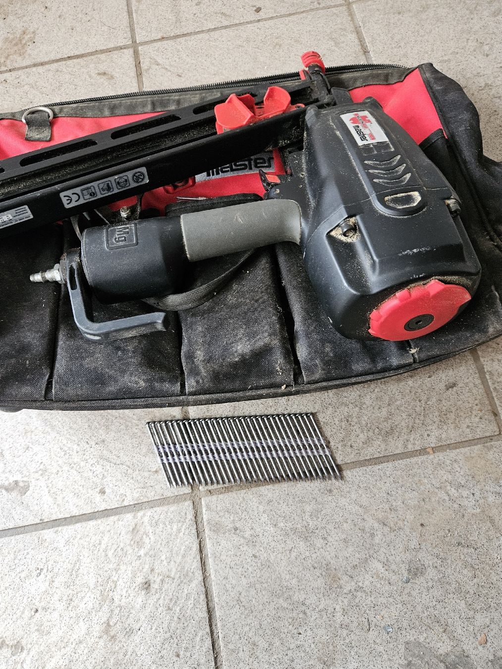Tutte le macchine: Luftnagelpistol – Usato da Basel venduto da Meti200 4