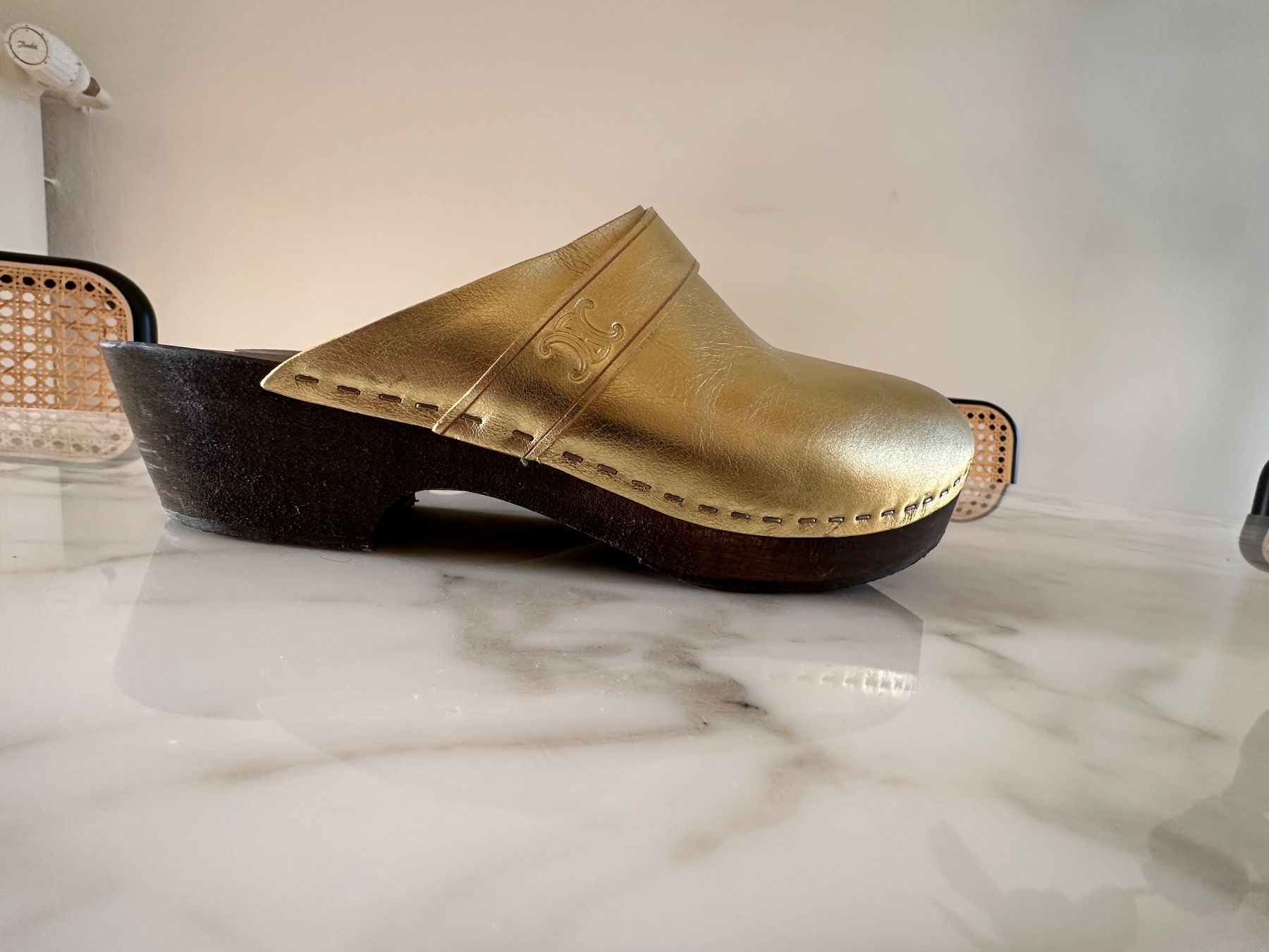 Celine Damenschuhe: Céline Leather Clogs – Gebraucht aus Zürich von ele_nd88