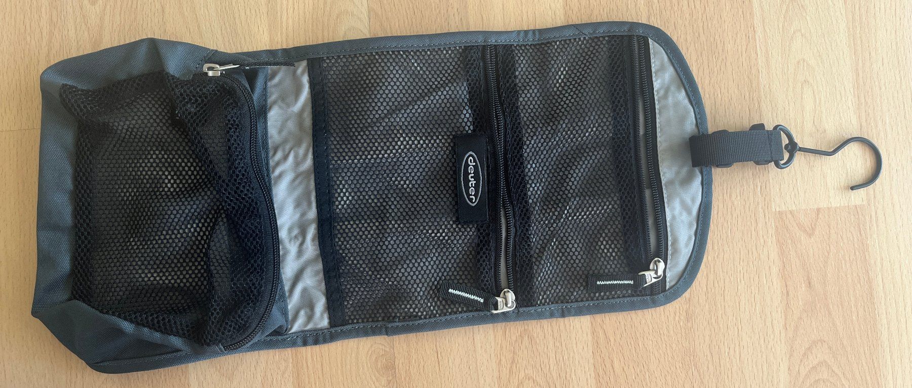 Deuter Custodie per cosmetici: Kulturbeutel / Necessaire / Waschbeutel von Deuter – Nuovo (secondo la descrizione) da Zürich venduto da fbsm 1