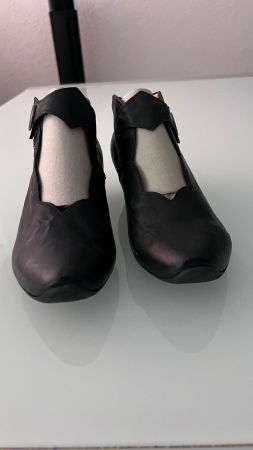 À Vendre Chaussures  Neuves taille 38