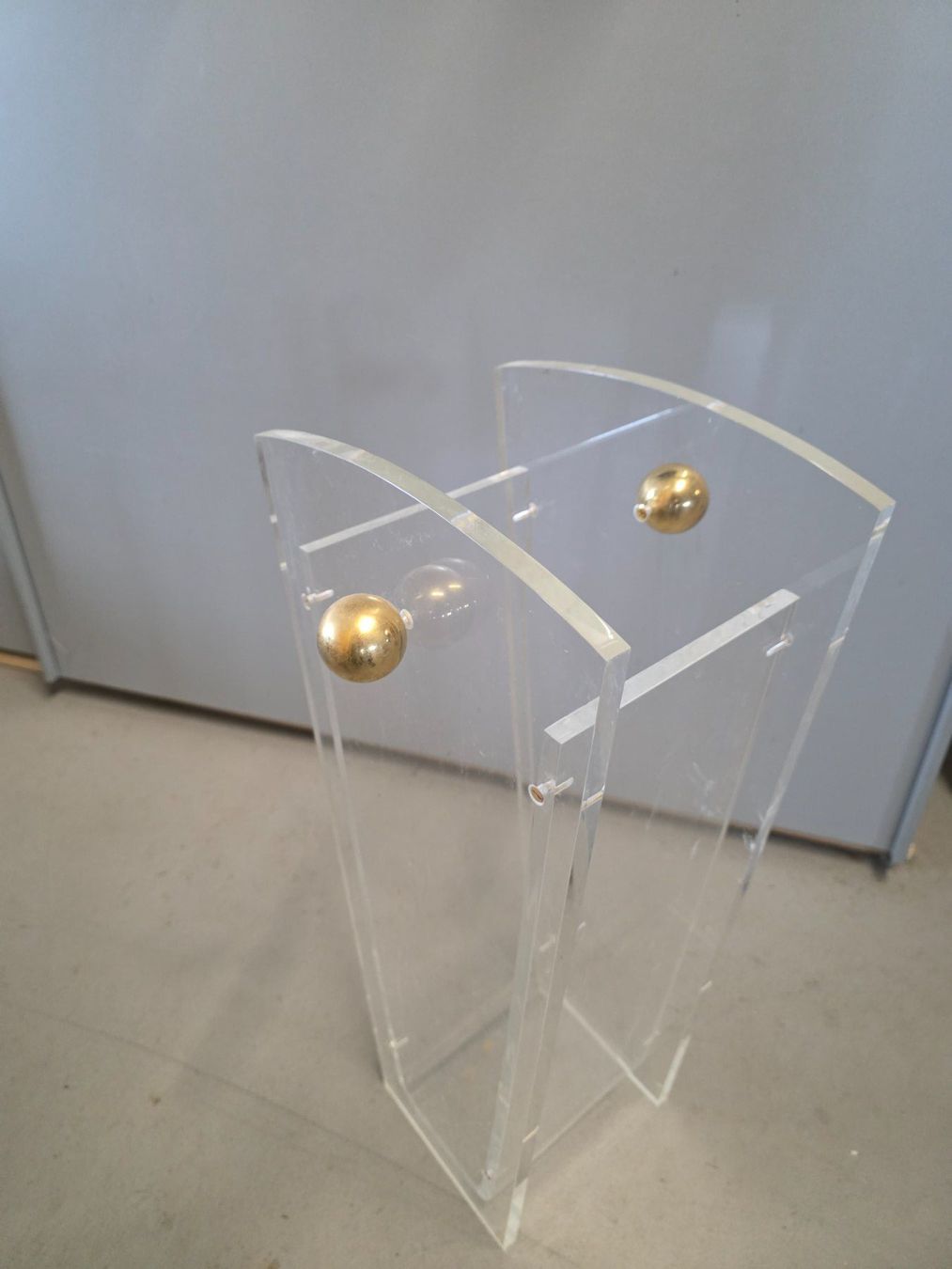 Altri mobili per ufficio: Vintage Designer Acryl Glas Plexi Schirm Ständer – Usato da Walterswil BE venduto da Lonitti 2