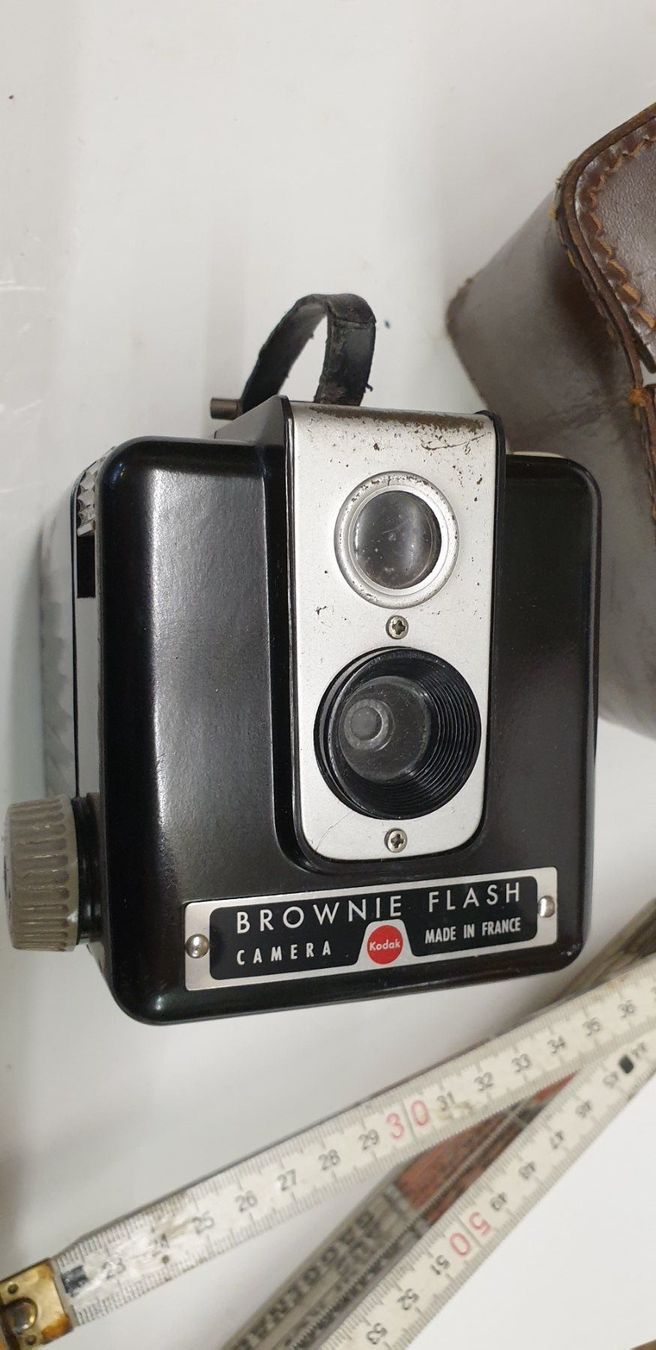 Kodak Fotocamera: Kodak Brownie Flash Camera – Usato da Emmen venduto da Brockofsky 7