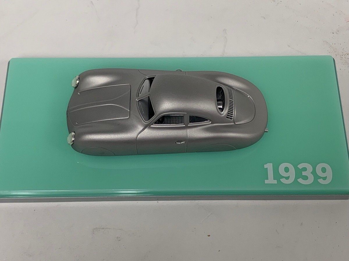 Porsche Modellautos: Porsche Typ64 Skulptur Karosserie – Neu und originalverpackt aus Flawil von Imperiosud 1