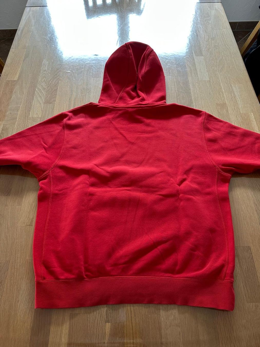 Nike Pulls & Sweat-shirts: Nike Rouge, sweat à capuche, Taille M – D'occasion à Vétroz par enz_gr95 2