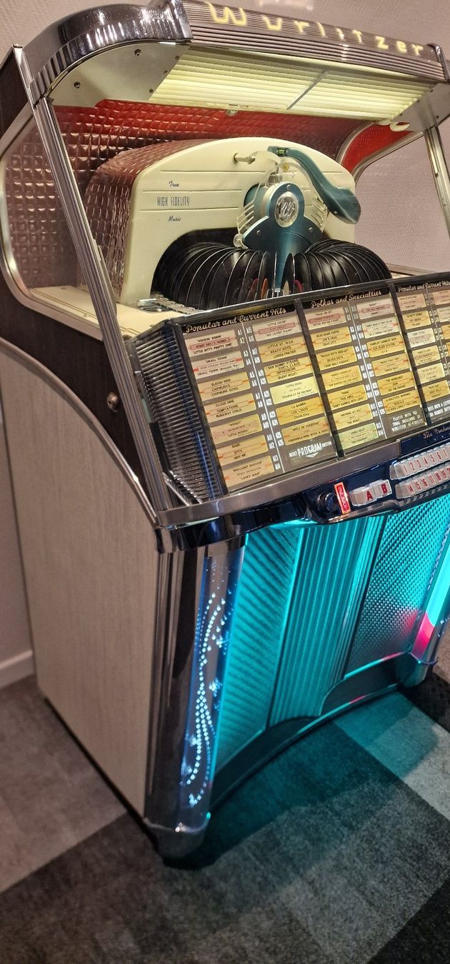 Wurlitzer Jukebox: Musikbox Jukebox Wurlitzer 1900 – Usato da Geroldswil venduto da jukeman 1