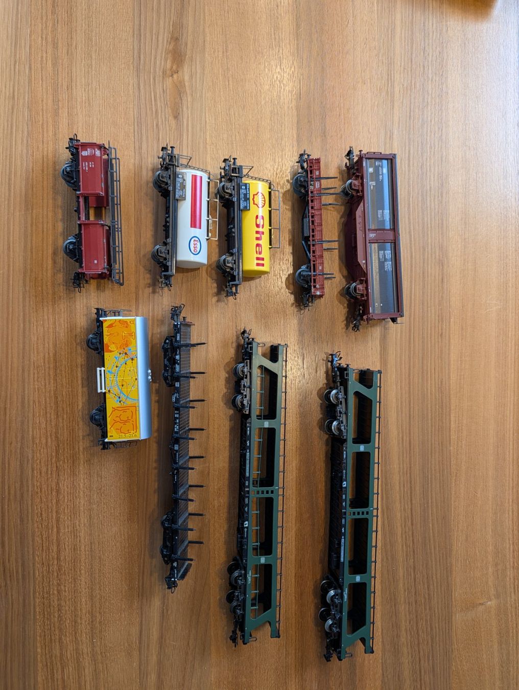 Märklin Modellini di ferrovie: Marklin H0 Güterwagen, 9 Stück – Usato da Menzingen venduto da gessmenn