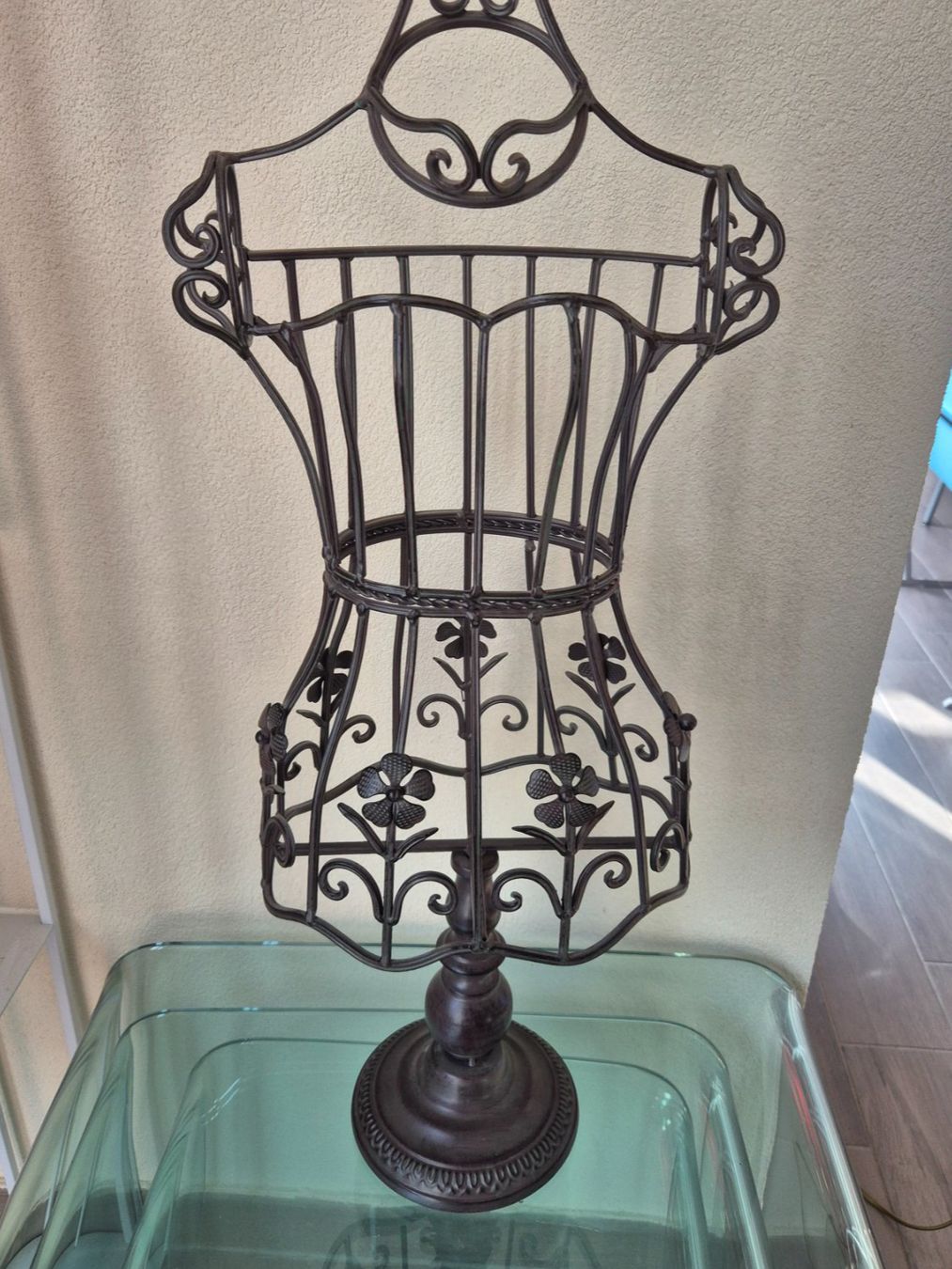 Tutte le decorazioni: Mannequin buste décoratif en fer forgé – Usato da Fully venduto da tameab