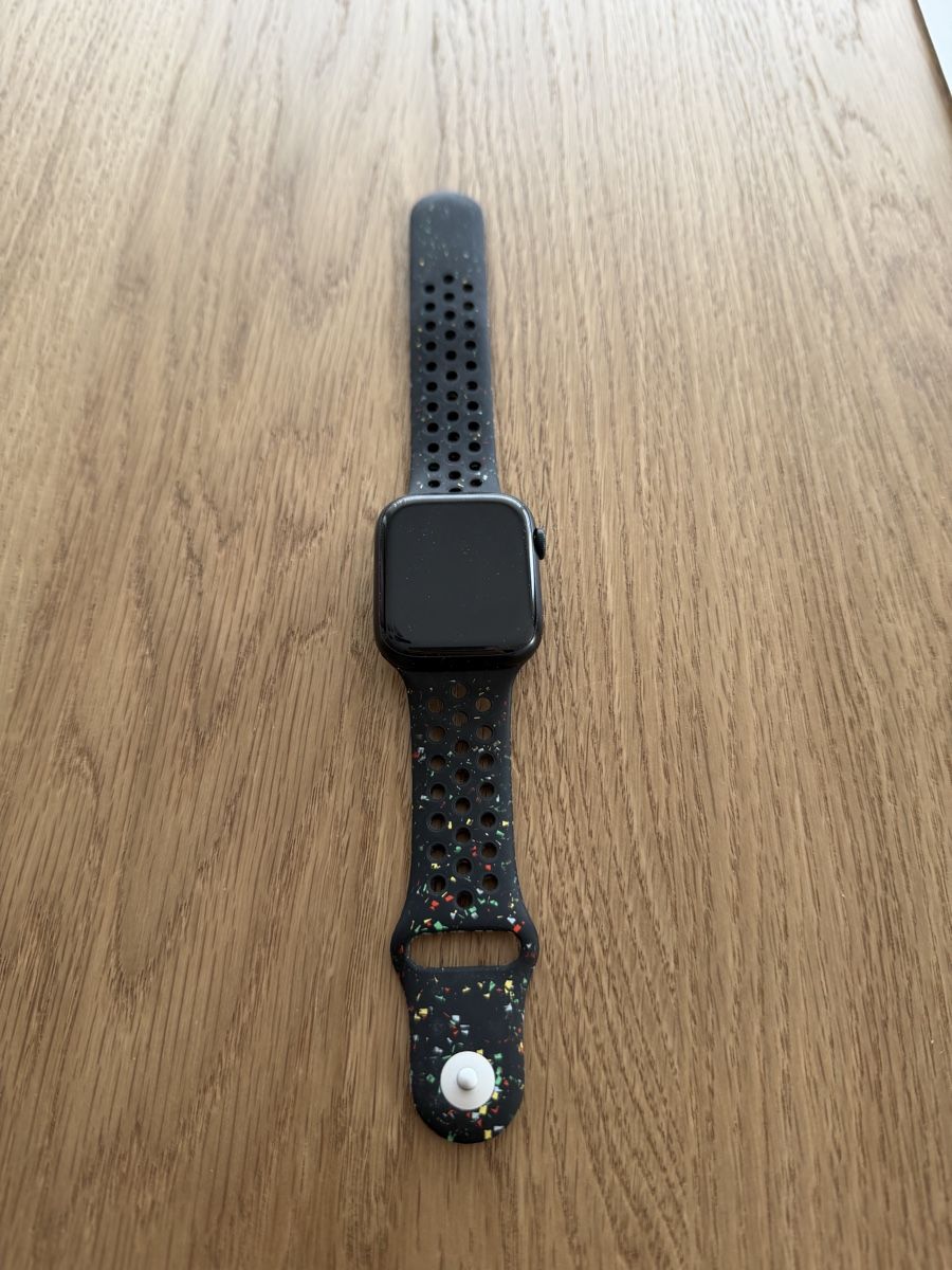 Apple Smartwatch: Apple Watch Series 8 45mm – Nuovo (secondo la descrizione) da Uhwiesen venduto da swi_br7j