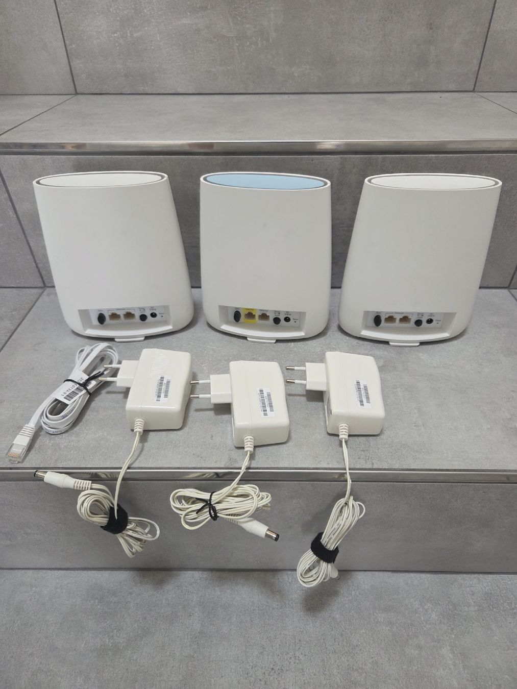 Modems & Router: Orbi Router gebrauchter Zustand – Gebraucht aus Frutigen von cmas11 3