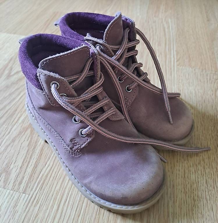 Scarpe per ragazzi: Robuste Herbst/Winterschuhe - Grösse 25 – Usato da Rotkreuz venduto da Blubberli1