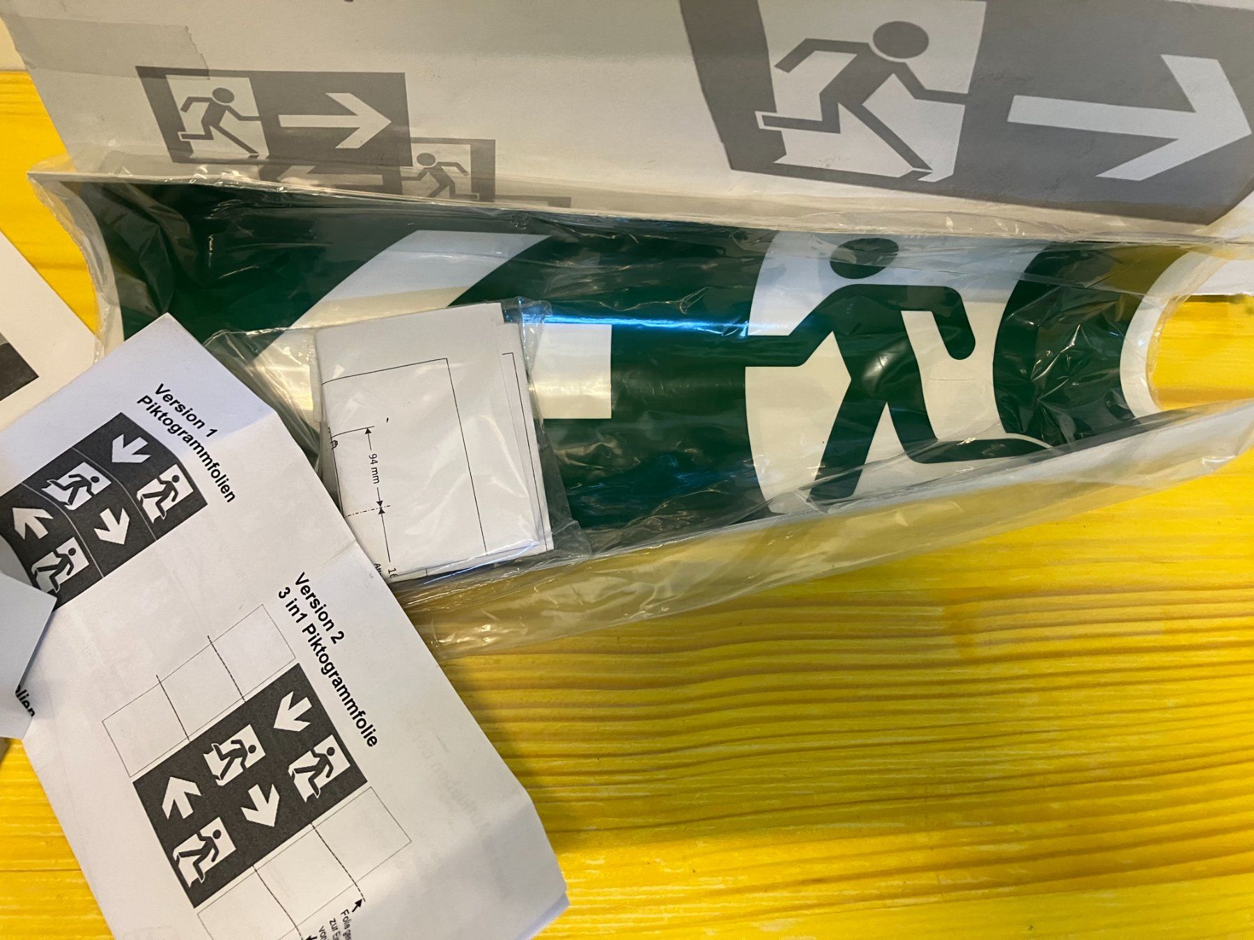 Lampade: neue DFA Notausgangslampe mit Piktogrammen ab 1.- – Nuovo (secondo la descrizione) da Lichtensteig venduto da Buy24International 6