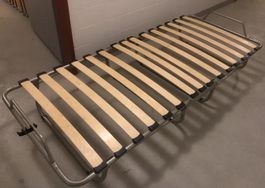 Klappbett mit Matrazze  90 x 200