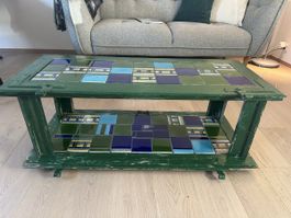 Couchtisch mit Mosaikfliesen