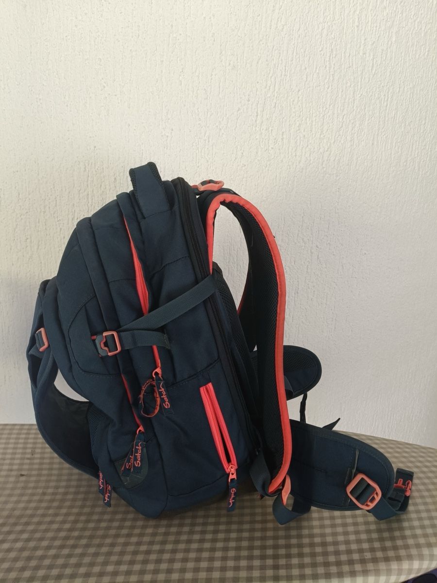 Satch Borse & Zaini: Satch Schulrucksack - Pink Phantom (Original Preis CHF 120) – Usato da Konolfingen venduto da coolingguy 3