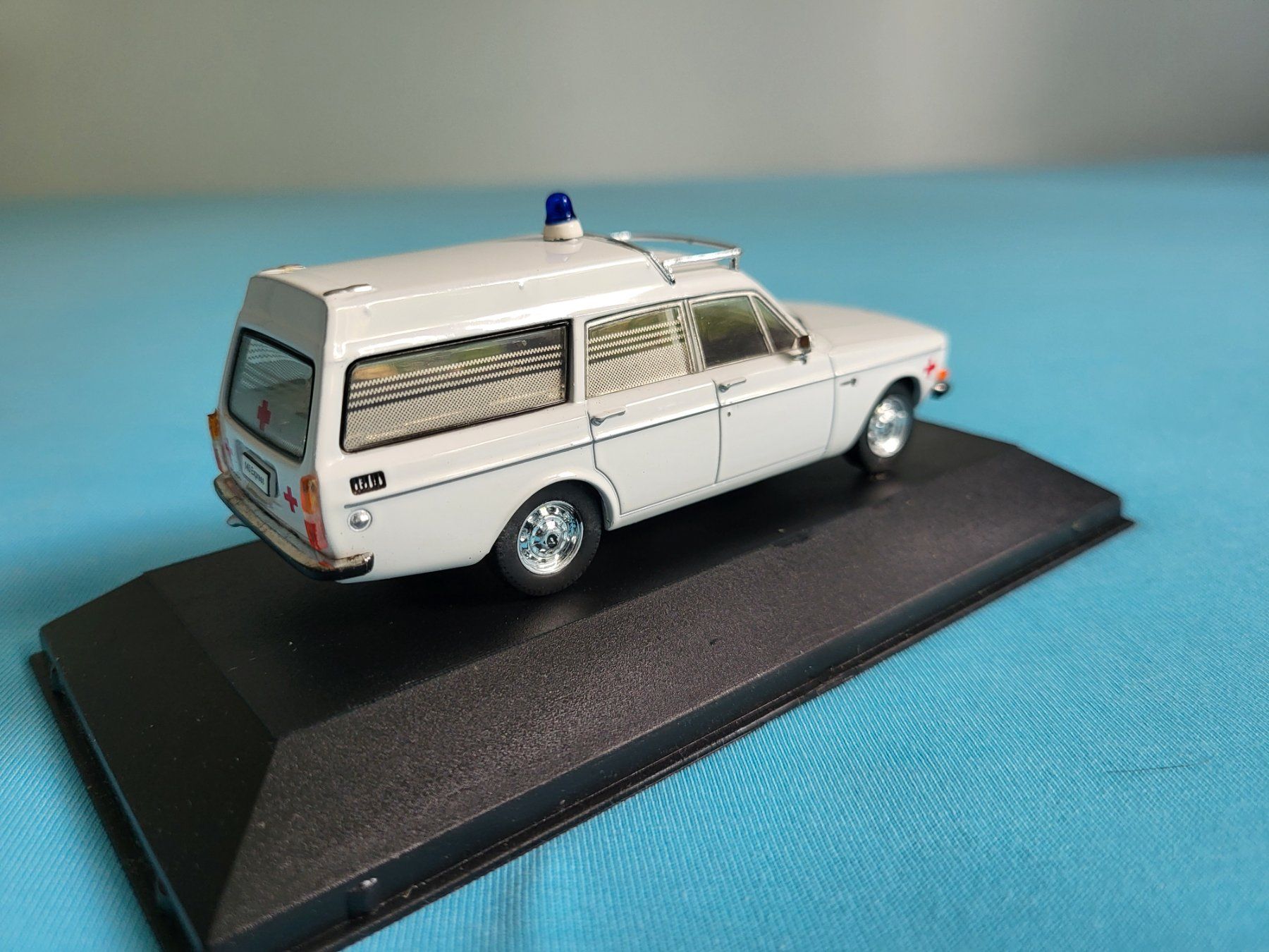 Volvo Modellautos: Volvo 145 Express Red Cross Ambulance – Neu (gemäss Beschreibung) aus Glattbrugg von PhilKrill 6