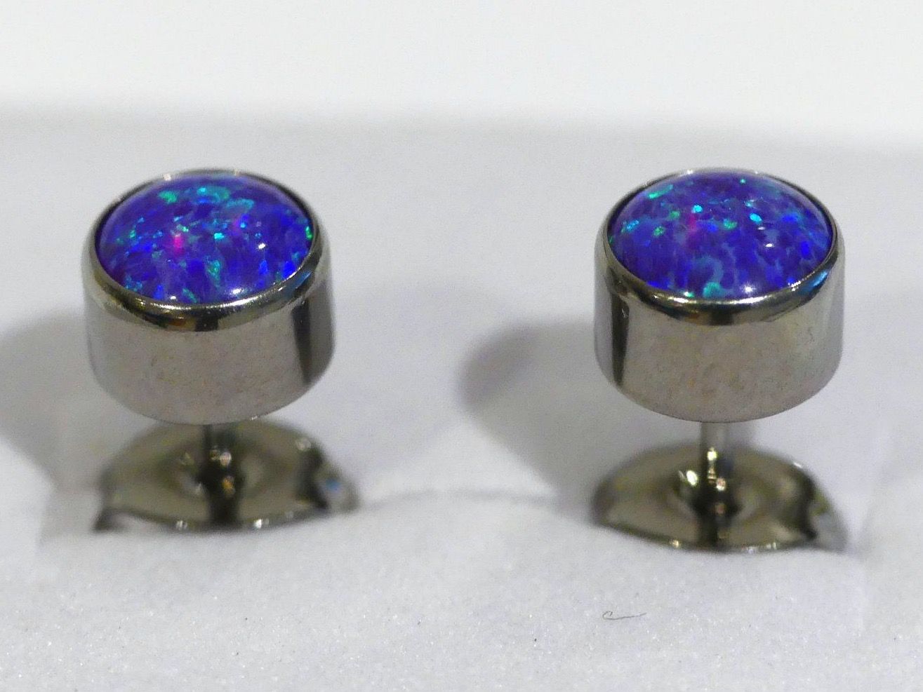 Orecchini pendenti & Orecchini a lobo: Ohrstecker aus Titanium mit Opal – Nuovo e nell'imballaggio originale da Matten b. Interlaken venduto da kero71 4
