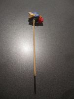 Einsteckfigur Biene mit roter Blume