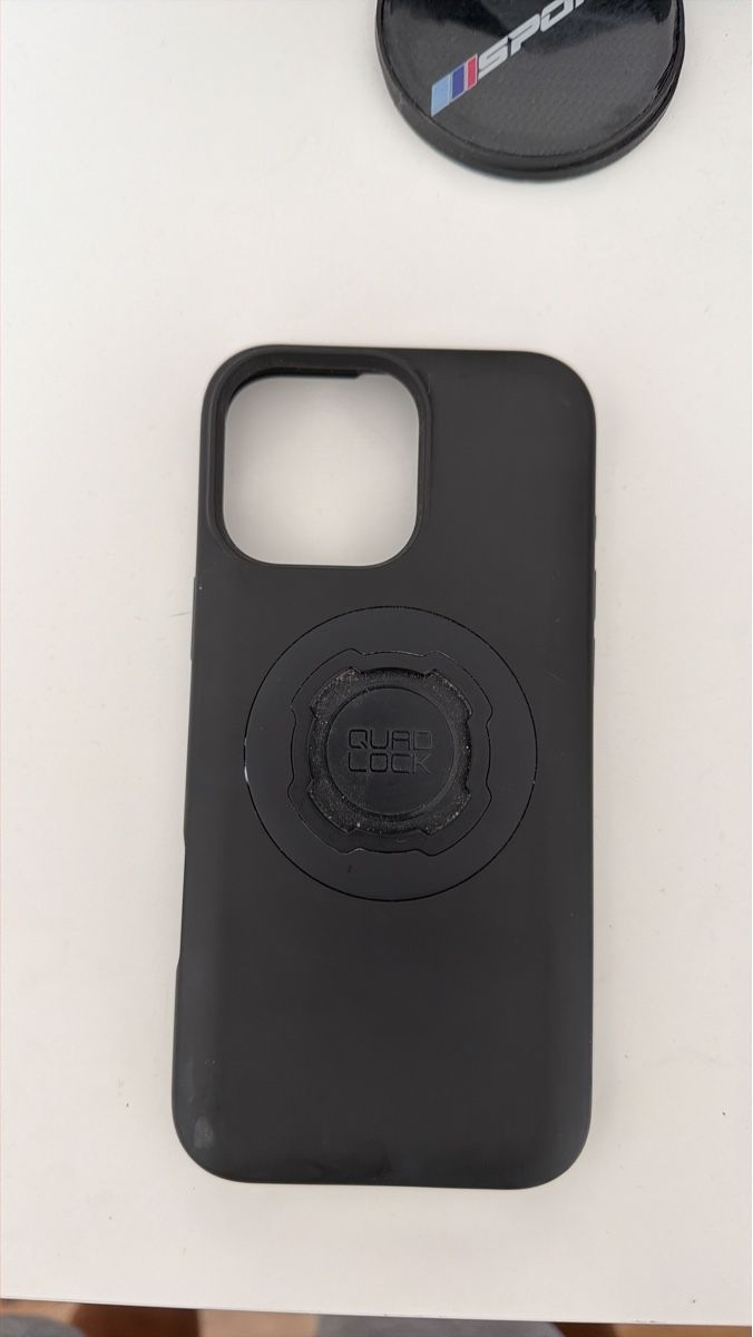 Quad Lock Cover & Protezioni schermo: Quad Lock Handyhülle iPhone 16 Pro Max – Usato da Wauwil venduto da oli_kh9q