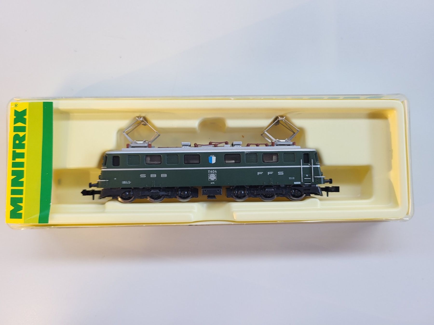 Trix Modellini di ferrovie: Minitrix 12967 E-Lok SBB Ae 6/6 11404 – Usato da Brügg BE venduto da POU-BELLE 1