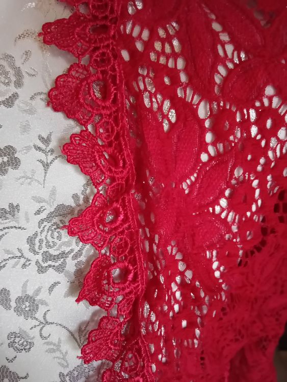 Boléro rouge en dentelle Taille S (Neu und originalverpackt) in Rüthi ...