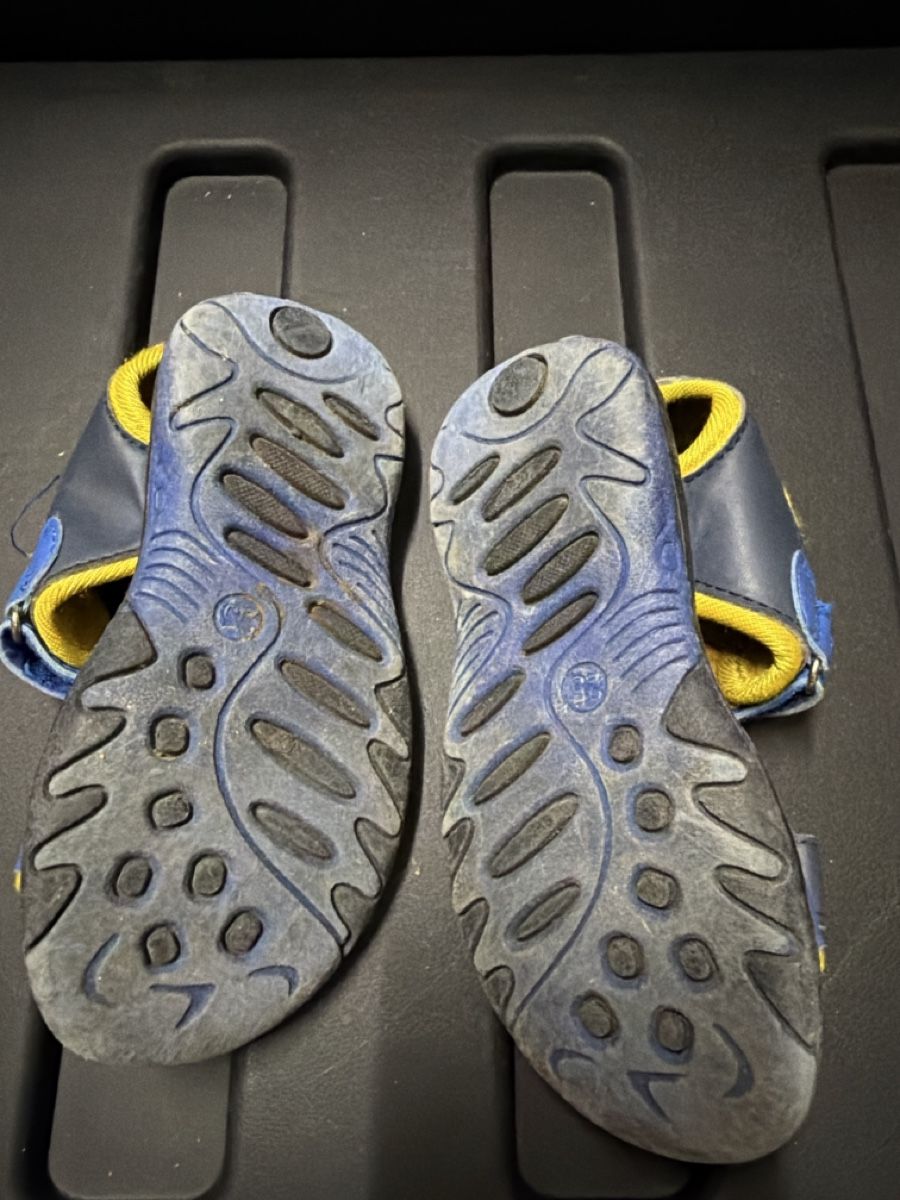 Scarpe per ragazzi: Sandalen Grösse 25 – Usato da Granges-Paccot venduto da Fwaeber 1