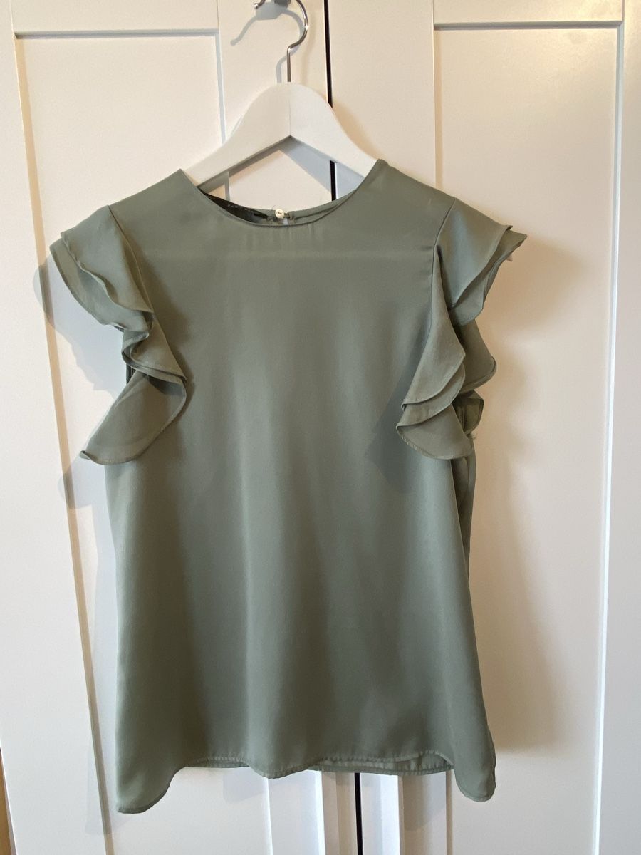 Zara Camicette: Zara Satin Bluse salbeigrün S – Usato da Dietlikon venduto da Luna77