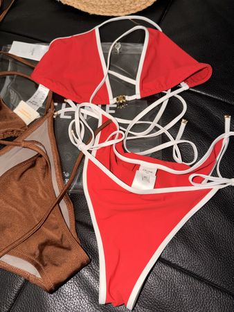 Céline and Alexandra Classen bikini set