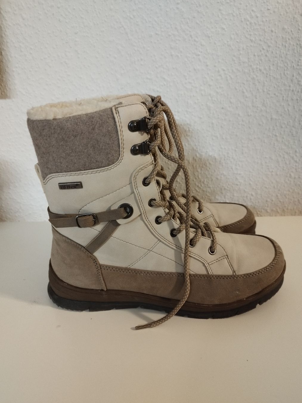 Scarpe da donna: Warme Winterschuhe Gr. 40 – Usato da Geroldswil venduto da TopFindsSwiss 1