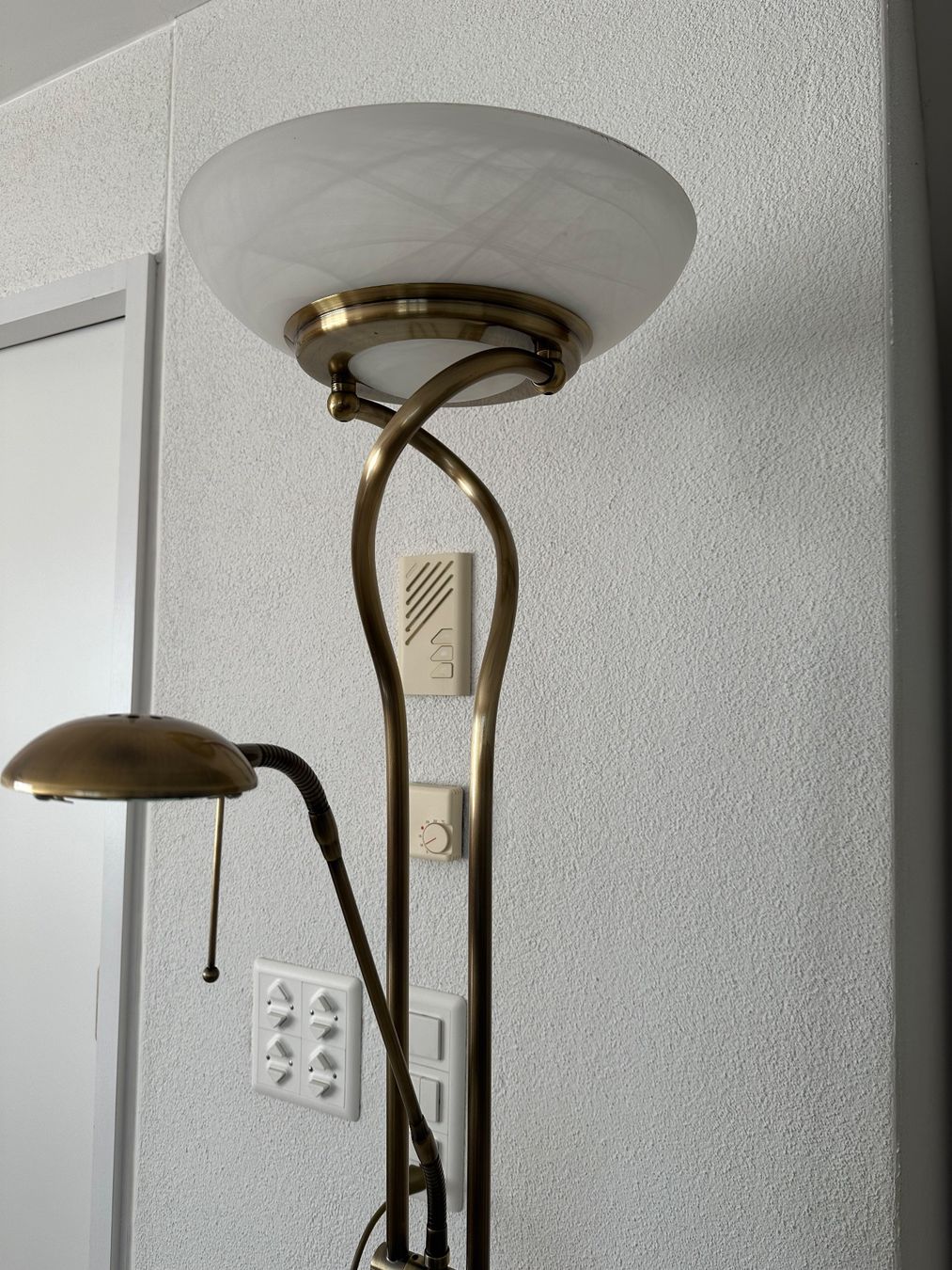 Lampade: Schöne Stehlampe mit Leseleuchte, dimmbar – Usato da Wallisellen venduto da funnydance 4