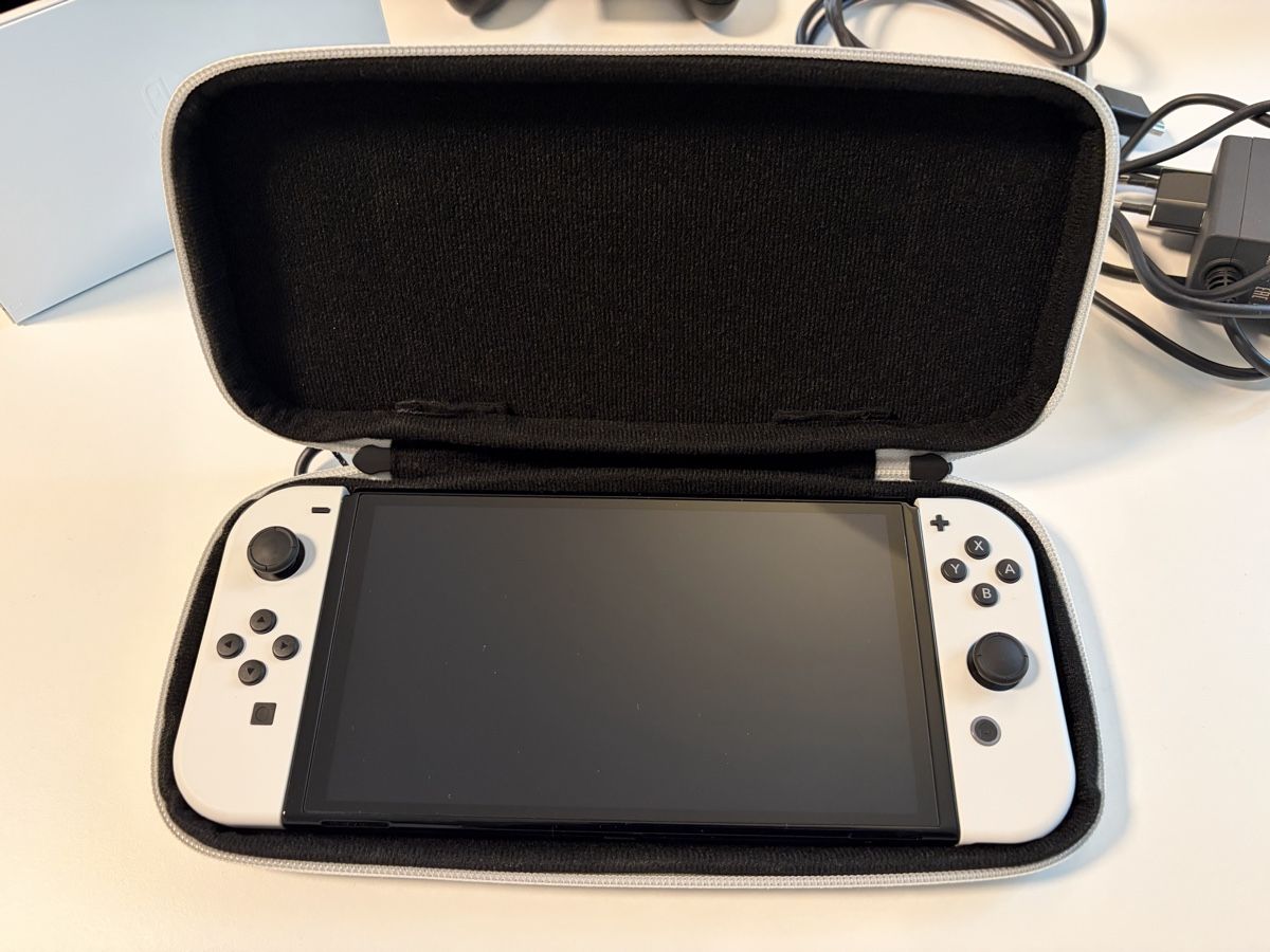 Nintendo Consoles: Neuwertige Nintendo Switch OLED – D'occasion à Kriens par kriskva 4