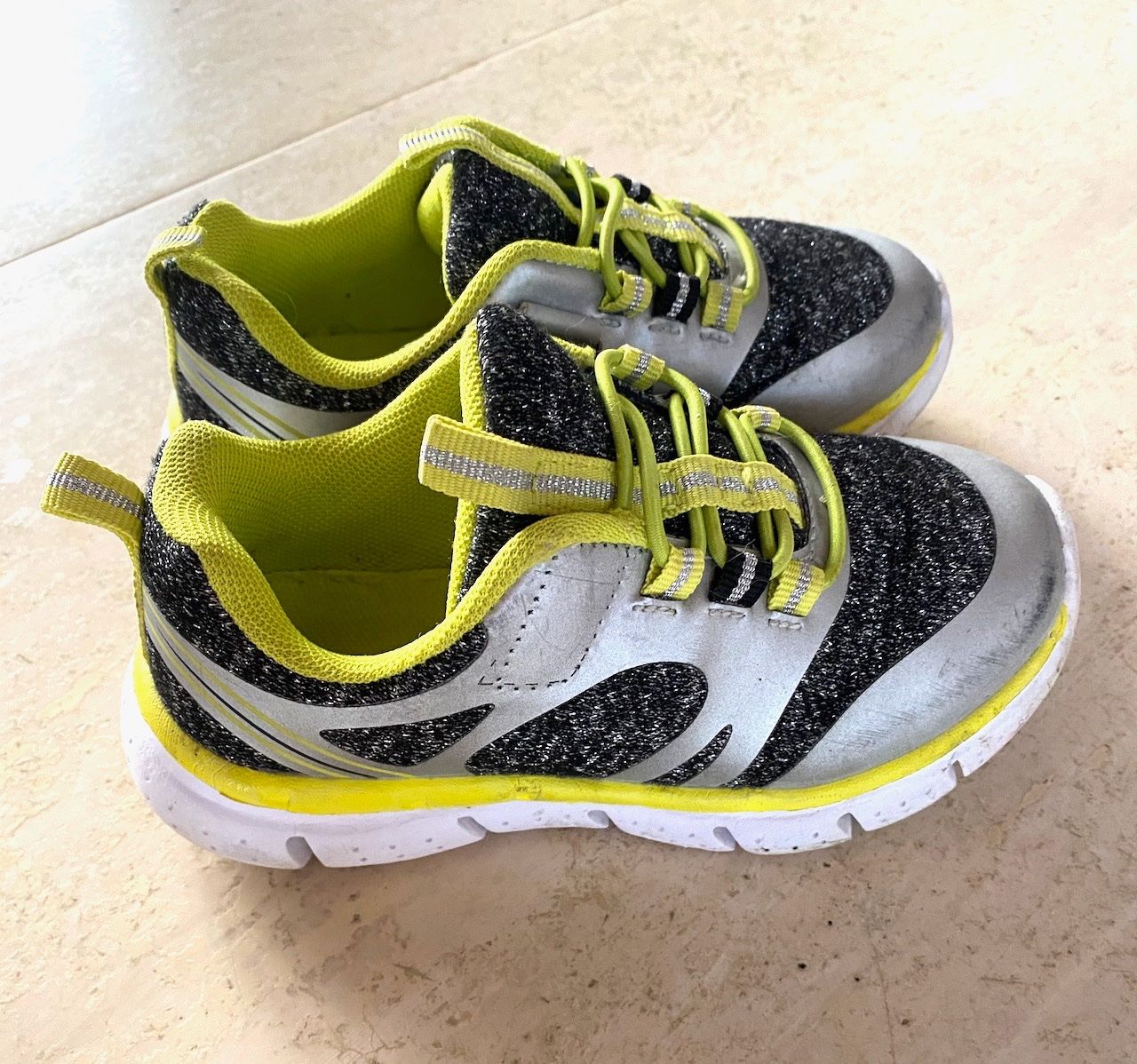 Skechers Schuhe für Jungen: Turnschuhe, federleicht in Gr. 26 – Gebraucht aus Uster von ros_pym8 1