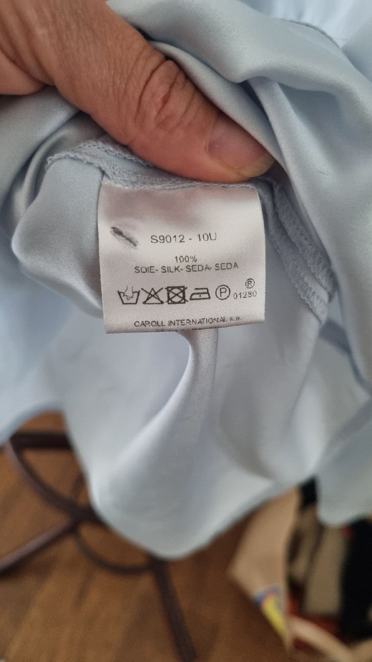 Caroll Camicette: CAROLL Bluse 36 Seide hellblau neuwertig – Nuovo (secondo la descrizione) da Schmerikon venduto da Sha_8dsp 3