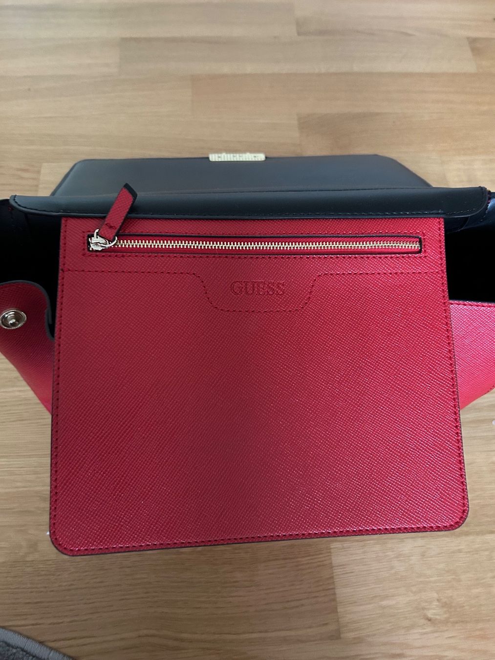 Guess Taschen für Damen: Guess Tasche – Gebraucht aus Hunzenschwil von elm_mb67 3