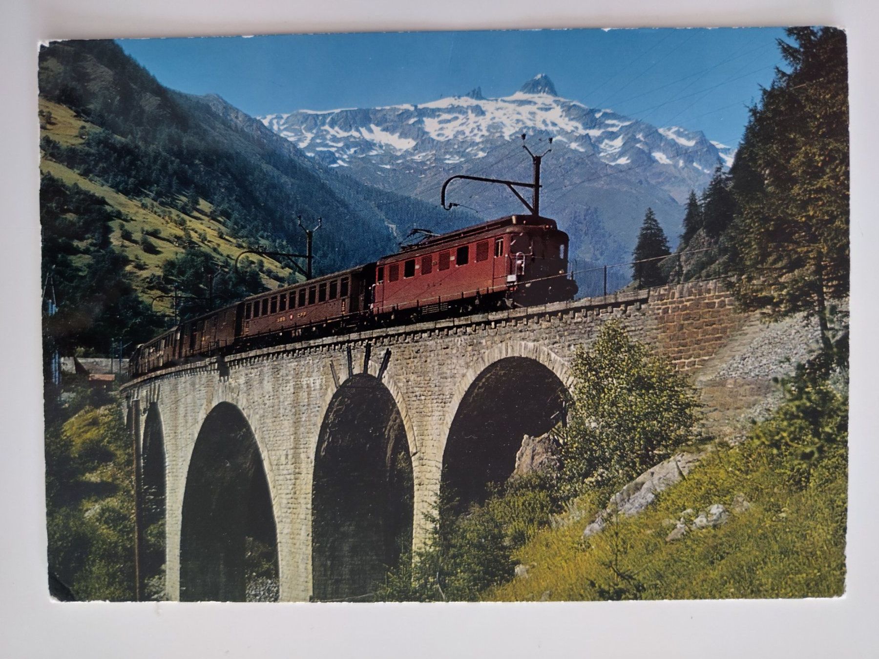 Cartoline postali: LÖTSCHBERGBAHN bei Goppenstein mit Hockenhorn, dat. 1965 – Usato da Ohmstal venduto da Lebensfreude05