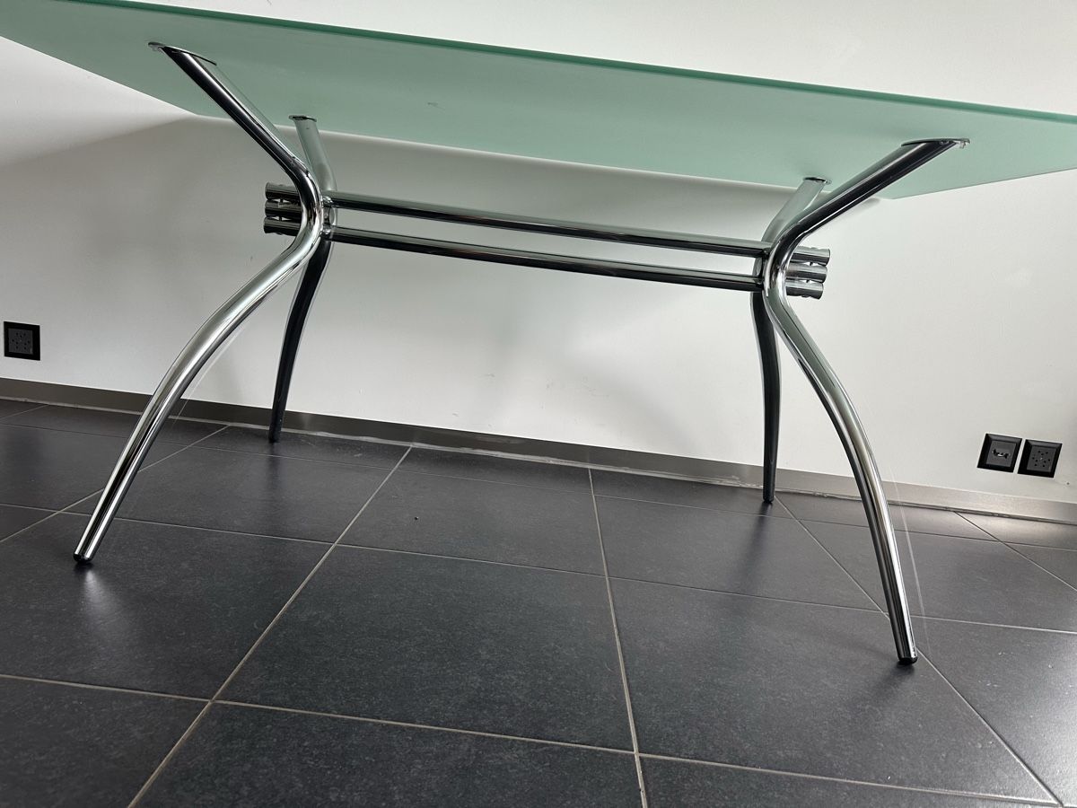Tavoli: Tisch Glas Matt Metall Untergestell  – Usato da Ebikon venduto da Cinni1 2