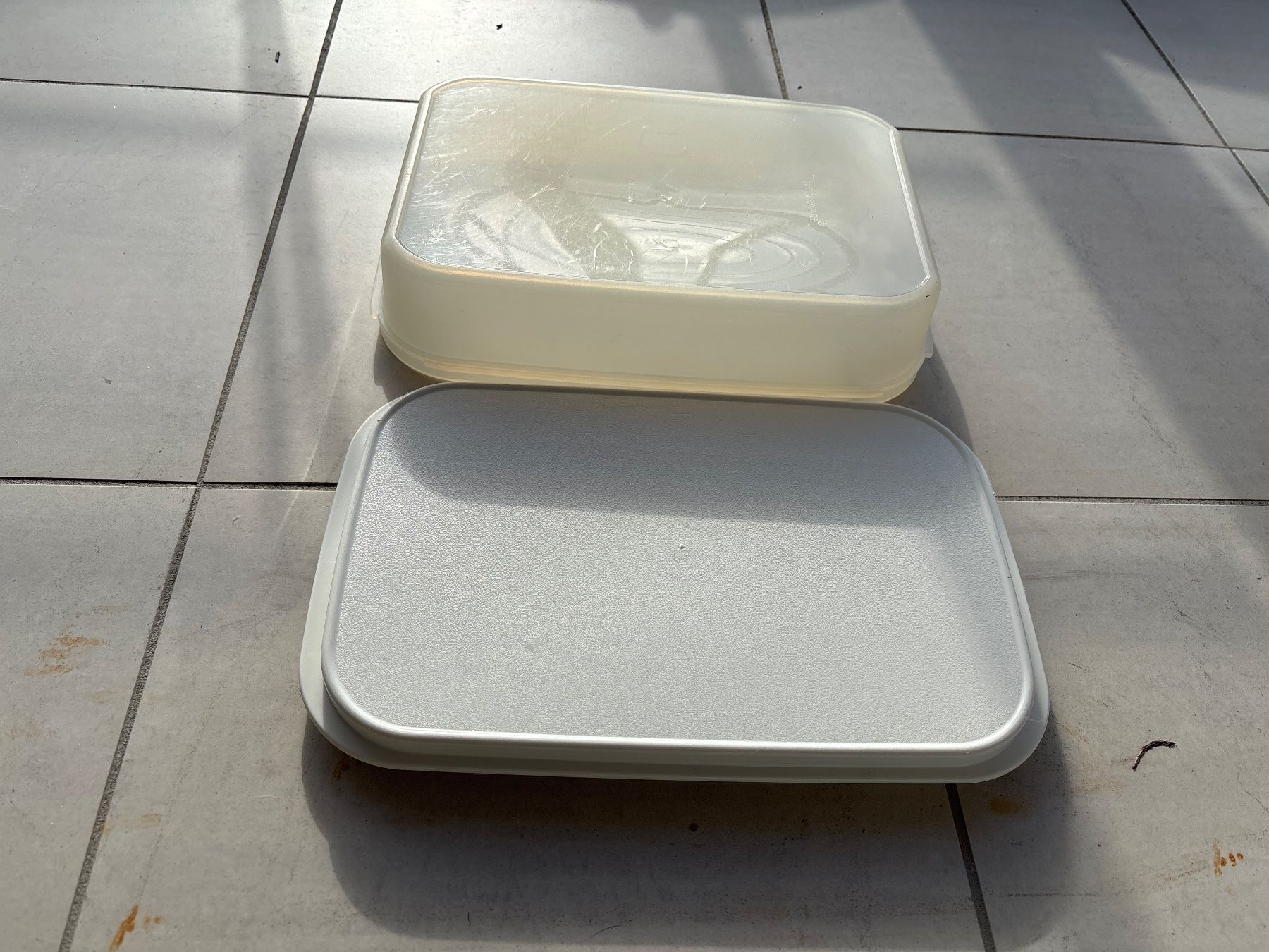 Tupperware Contenitori & Simili: Tupperware Box mit Deckel, rechteckig, weiss – Usato da Bülach venduto da Jackybabue 3