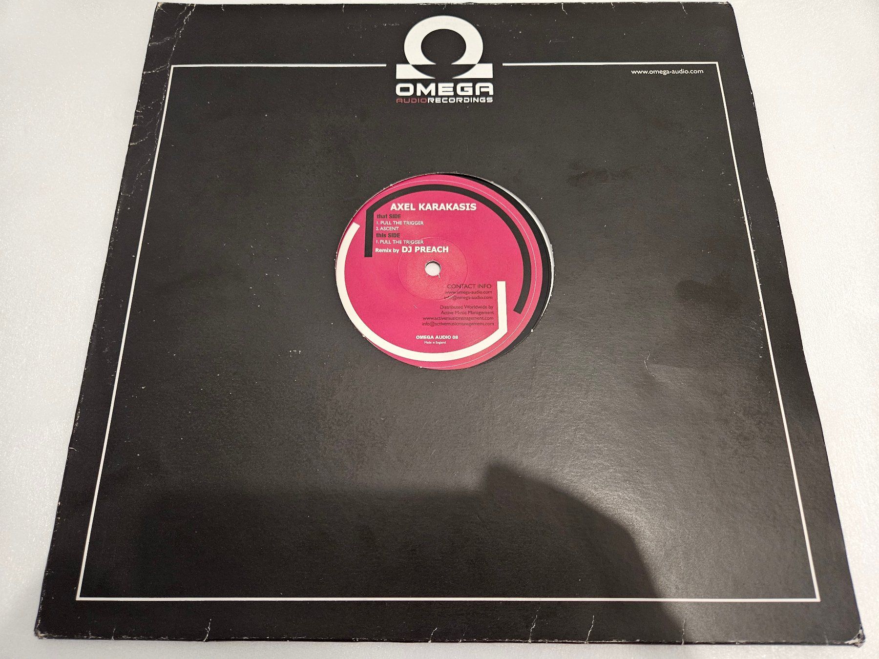 Dischi in vinile: Axel Karakasis – Pull The Trigger (Techno) – Usato da Uster venduto da Vinyl-Leidenschaft