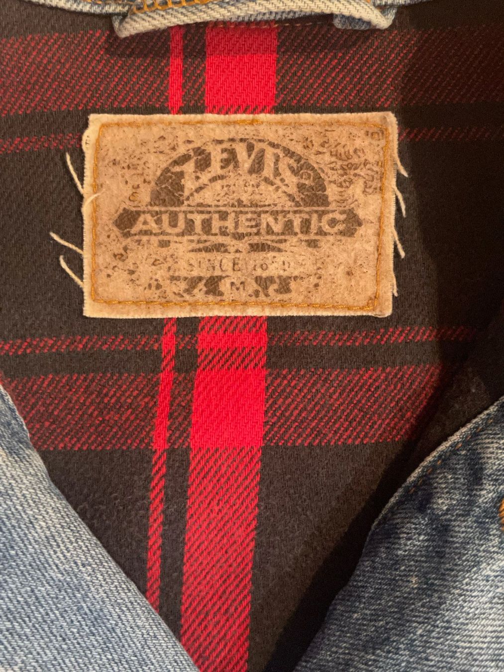 Levi's Jacken: VINTAGE LEVI'S PLAID LINED DENIM JACKET SZ: M – Gebraucht aus Cortaillod von Stay_Alive_vintage 5
