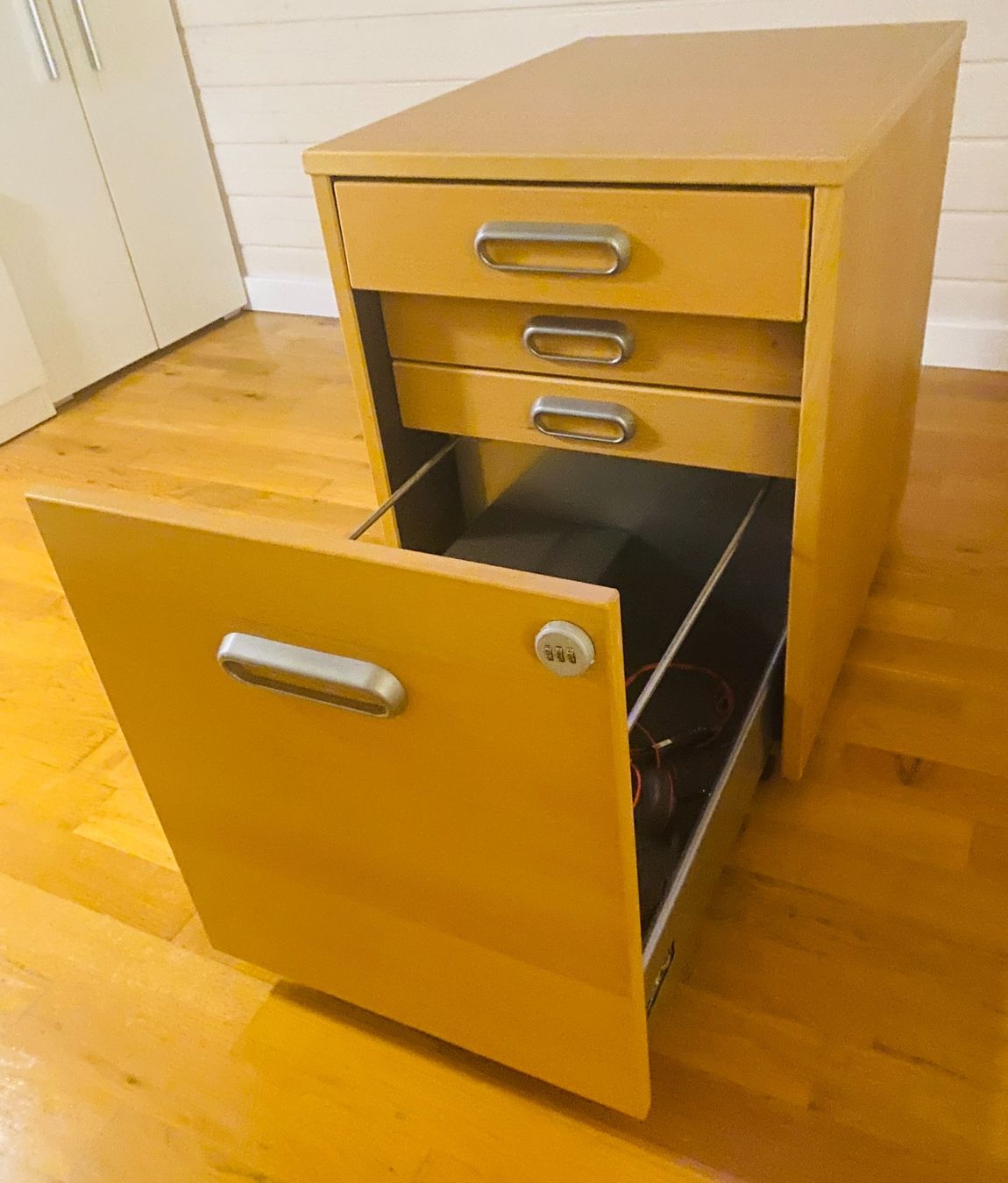 Ikea Banconi: Ikea Caisson à roulettes Galant avec 4 tiroirs – Usato da Clarmont venduto da sil_59s9 1