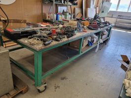 28. Werkbank /  Industrie-Tisch