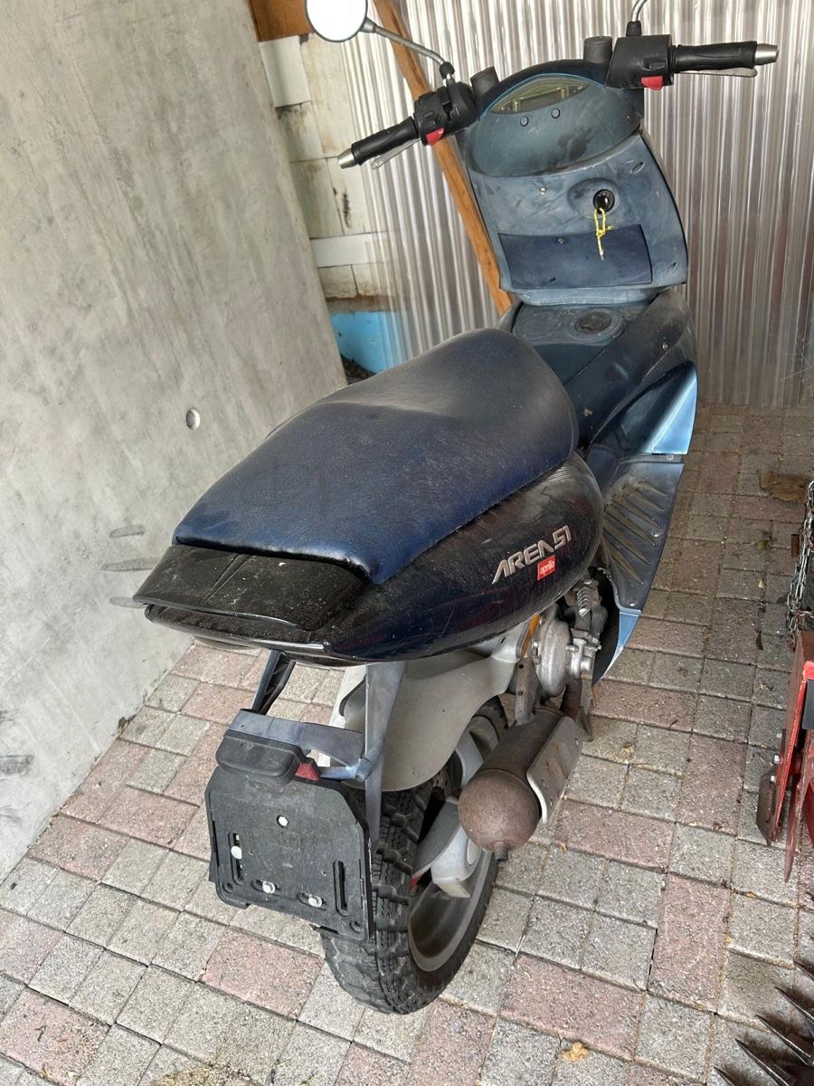 Aprilia Autres: Roller Aprillia 50 ccm 30 km/h – Défectueux à Brienz BE par mat_cj8m