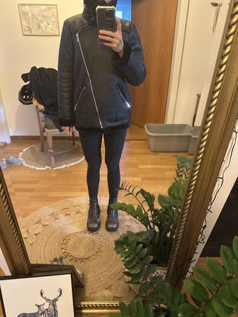 Zara Kunstlederjacke Winterjacke schwarz Grösse XS 34