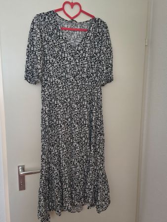 Last chance: Sommerkleid Gr. 38 - leicht& luftig mit Blumen