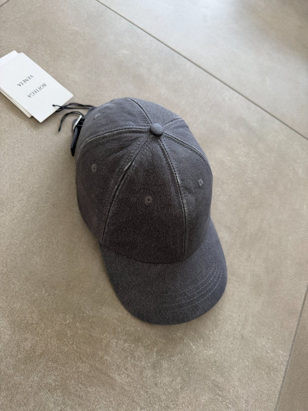 Bottega Veneta Copricapi, berretti & cappellini: New leather hat Bottega Veneta – Nuovo e nell'imballaggio originale da Lugano venduto da juledo 1