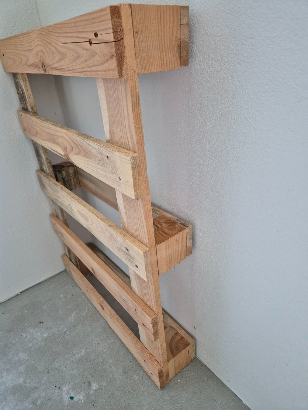 Statuette: Holzpalette 60 x 80 x 17.5 cm – Usato da Aarburg venduto da i_c6r8 1