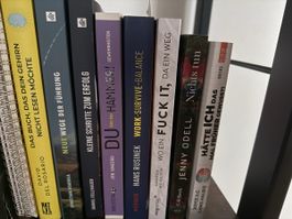 8 verschiedene Bücher – neuwertig (nur 1x gelesen)