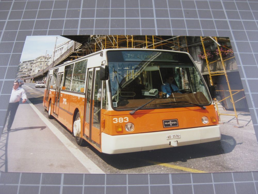 Lausanne mit Bus (Gebraucht) in Malters für CHF 9 – mit Lieferung auf ...