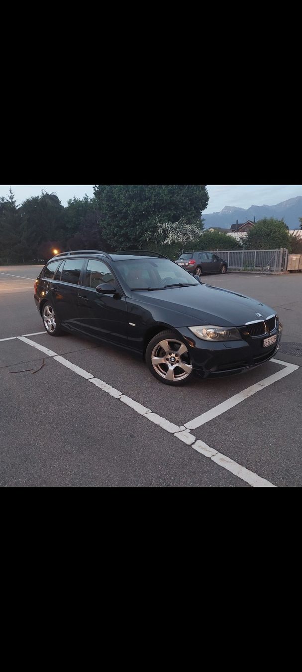 BMW Autos: BMW 320i Touring – Gebraucht aus Tagelswangen von gue_g98q