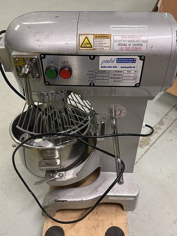 Elettrodomestici da cucina: Pizzaofen, Kühltisch & Pahl Mixer  – Usato da Reinach BL venduto da ton_dw62 3